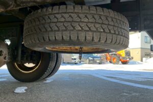 サムネイル: 平成28年式　三菱キャンター　アルミバン　４WD　ワイドロング　サイドドア付　（車検1年付き）