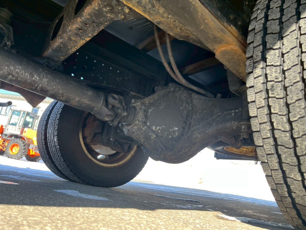 平成28年式　三菱キャンター　アルミバン　４WD　ワイドロング　サイドドア付　（車検1年付き）