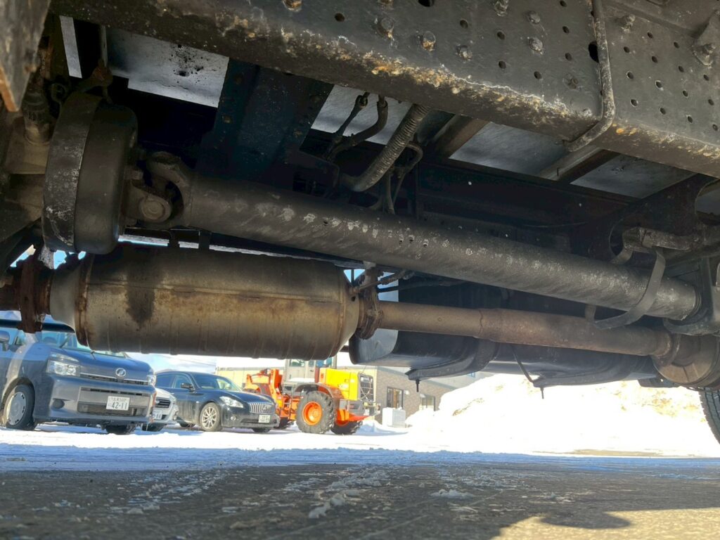 平成28年式　三菱キャンター　アルミバン　４WD　ワイドロング　サイドドア付　（車検1年付き）