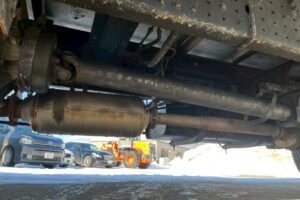 サムネイル: 平成28年式　三菱キャンター　アルミバン　４WD　ワイドロング　サイドドア付　（車検1年付き）