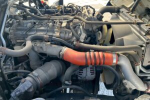 サムネイル: 平成28年式　三菱キャンター　アルミバン　４WD　ワイドロング　サイドドア付　（車検1年付き）