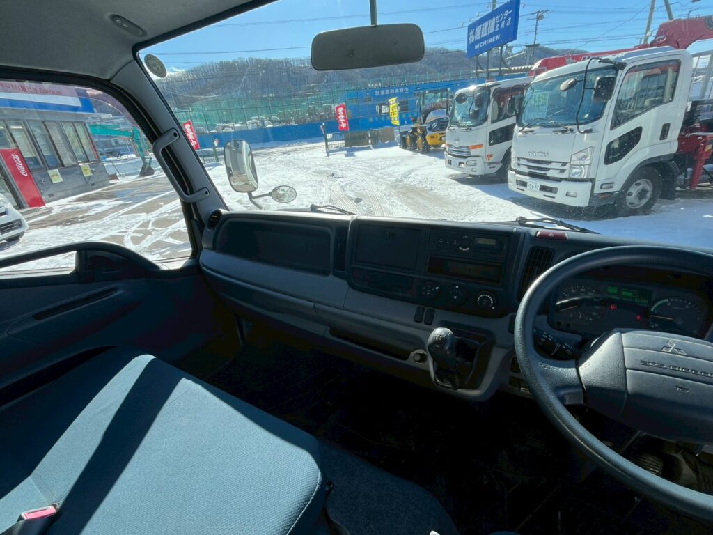 平成28年式　三菱キャンター　アルミバン　４WD　ワイドロング　サイドドア付　（車検1年付き）