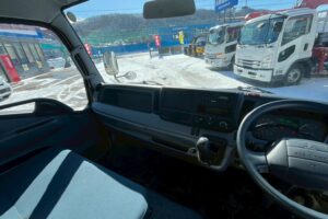 サムネイル: 平成28年式　三菱キャンター　アルミバン　４WD　ワイドロング　サイドドア付　（車検1年付き）