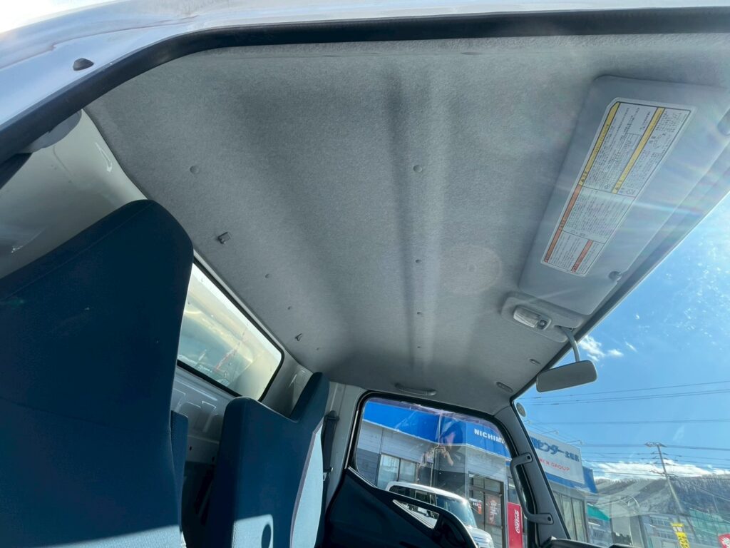 平成28年式　三菱キャンター　アルミバン　４WD　ワイドロング　サイドドア付　（車検1年付き）