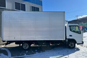 サムネイル: 平成28年式　三菱キャンター　アルミバン　４WD　ワイドロング　サイドドア付　（車検1年付き）