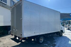 サムネイル: 平成28年式　三菱キャンター　アルミバン　４WD　ワイドロング　サイドドア付　（車検1年付き）