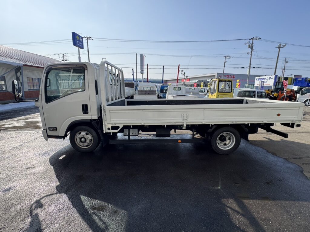 令和3年　エルフ2トン平ワイドロング　走行1.4万キロ　車検1年付