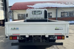 サムネイル: 令和3年　エルフ2トン平ワイドロング　走行1.4万キロ　車検1年付