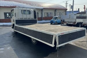 サムネイル: 令和3年　エルフ2トン平ワイドロング　走行1.4万キロ　車検1年付