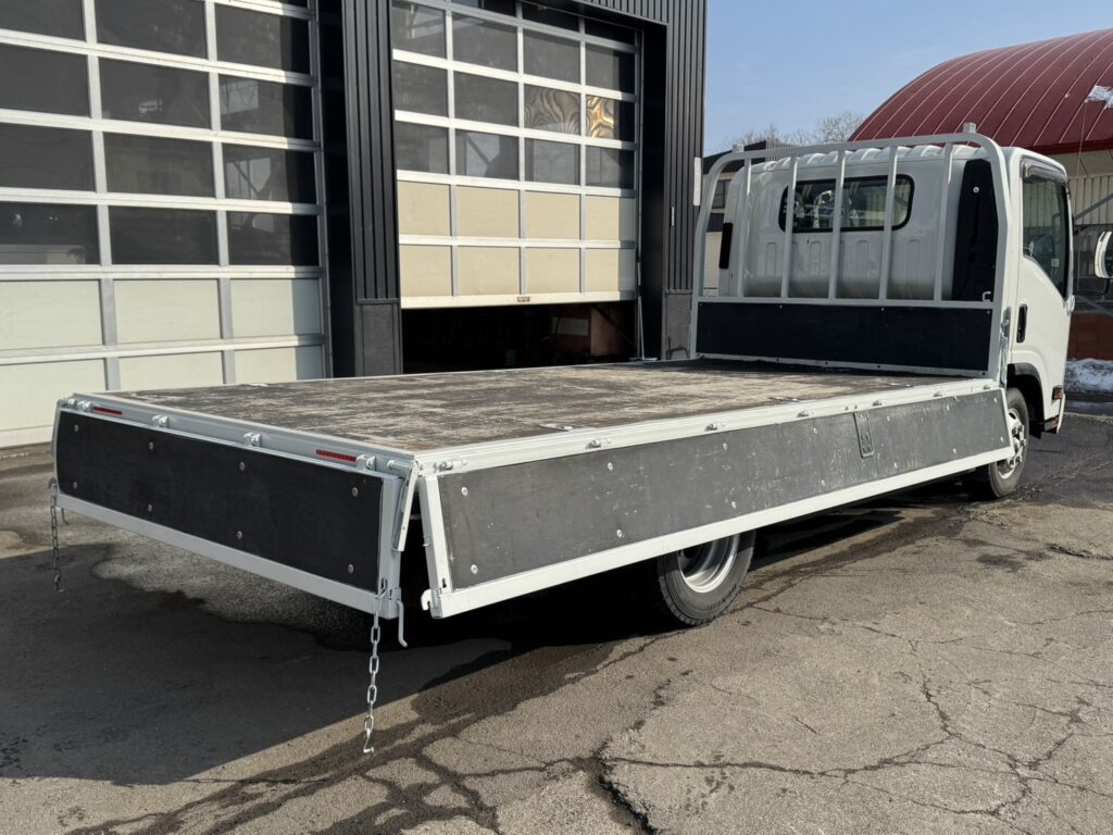 令和3年　エルフ2トン平ワイドロング　走行1.4万キロ　車検1年付