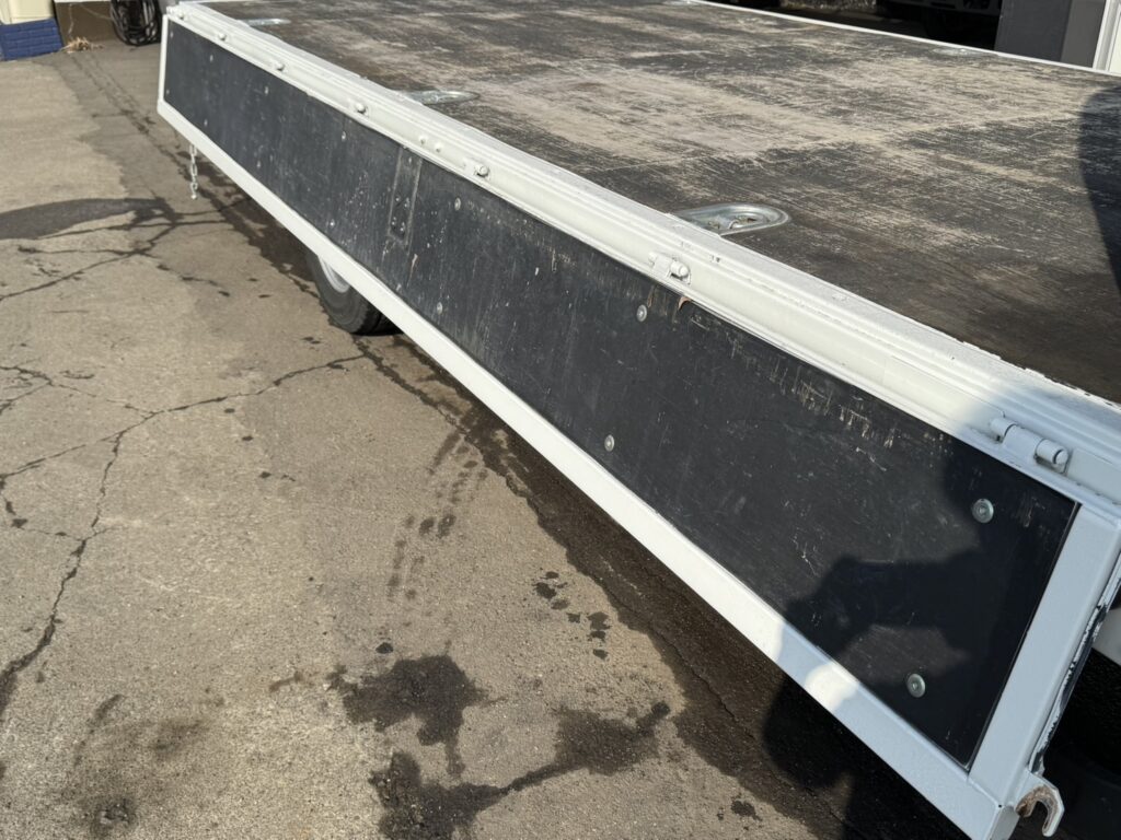 令和3年　エルフ2トン平ワイドロング　走行1.4万キロ　車検1年付