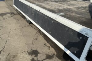 サムネイル: 令和3年　エルフ2トン平ワイドロング　走行1.4万キロ　車検1年付