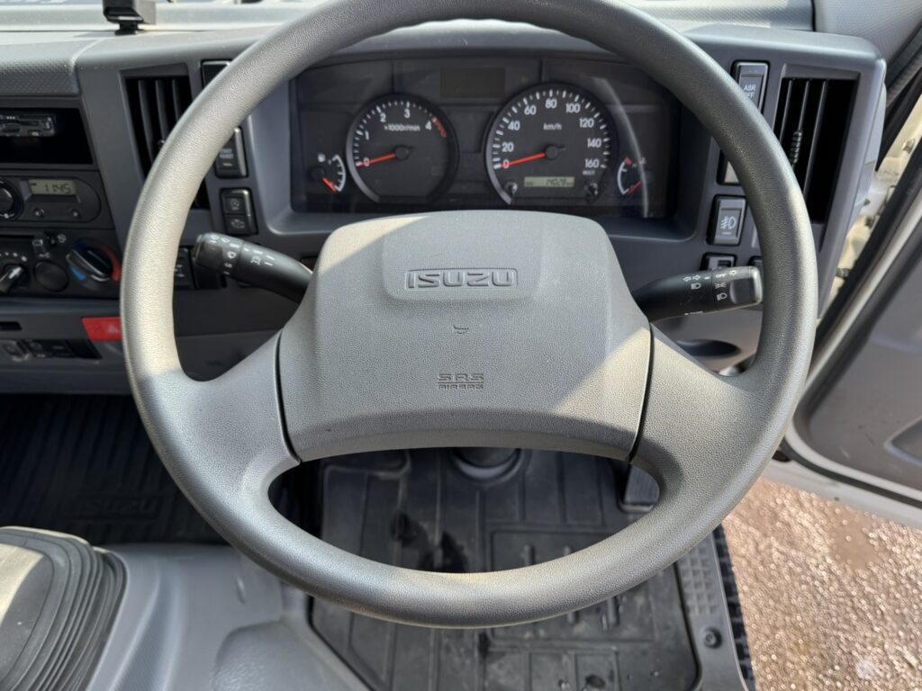 令和3年　エルフ2トン平ワイドロング　走行1.4万キロ　車検1年付