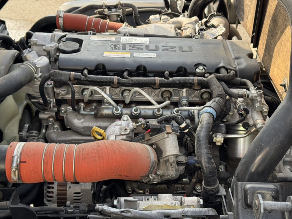 令和3年　エルフ2トン平ワイドロング　走行1.4万キロ　車検1年付