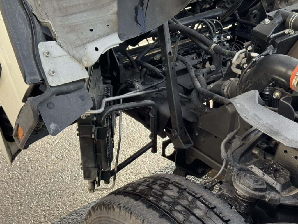 令和3年　エルフ2トン平ワイドロング　走行1.4万キロ　車検1年付