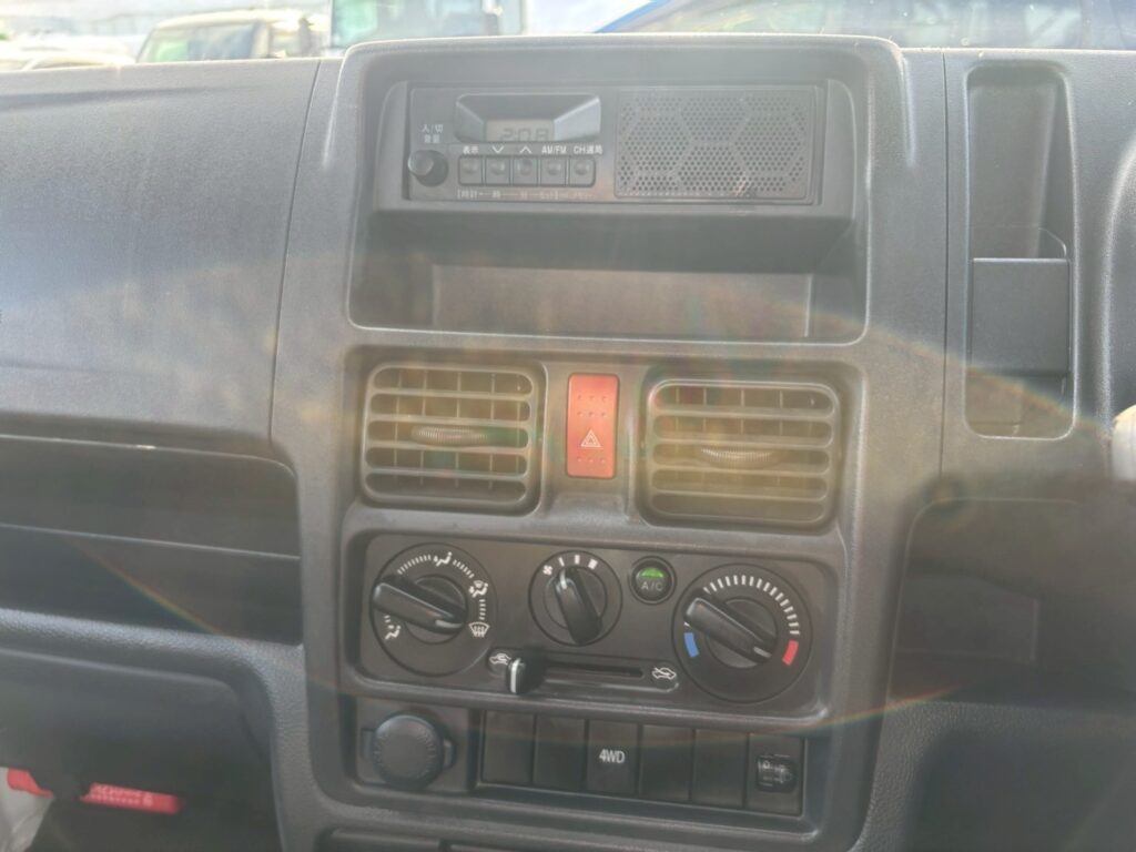 令和３年　スズキ　キャリイ　軽トラック　４WD　ＫＣスペシャル・オートマ（車検令和９年８月）