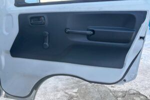 サムネイル: 令和３年　スズキ　キャリイ　軽トラック　４WD　ＫＣスペシャル・オートマ（車検令和９年８月）