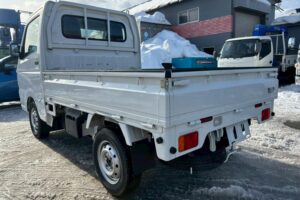 サムネイル: 令和３年　スズキ　キャリイ　軽トラック　４WD　ＫＣスペシャル・オートマ（車検令和９年８月）