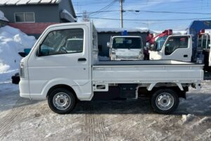 サムネイル: 令和３年　スズキ　キャリイ　軽トラック　４WD　ＫＣスペシャル・オートマ（車検令和９年８月）