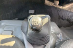 サムネイル: 平成24年　日野　デュトロ　２トン３段クレーンロング　フックイン・ラジコン付（車検1年付）