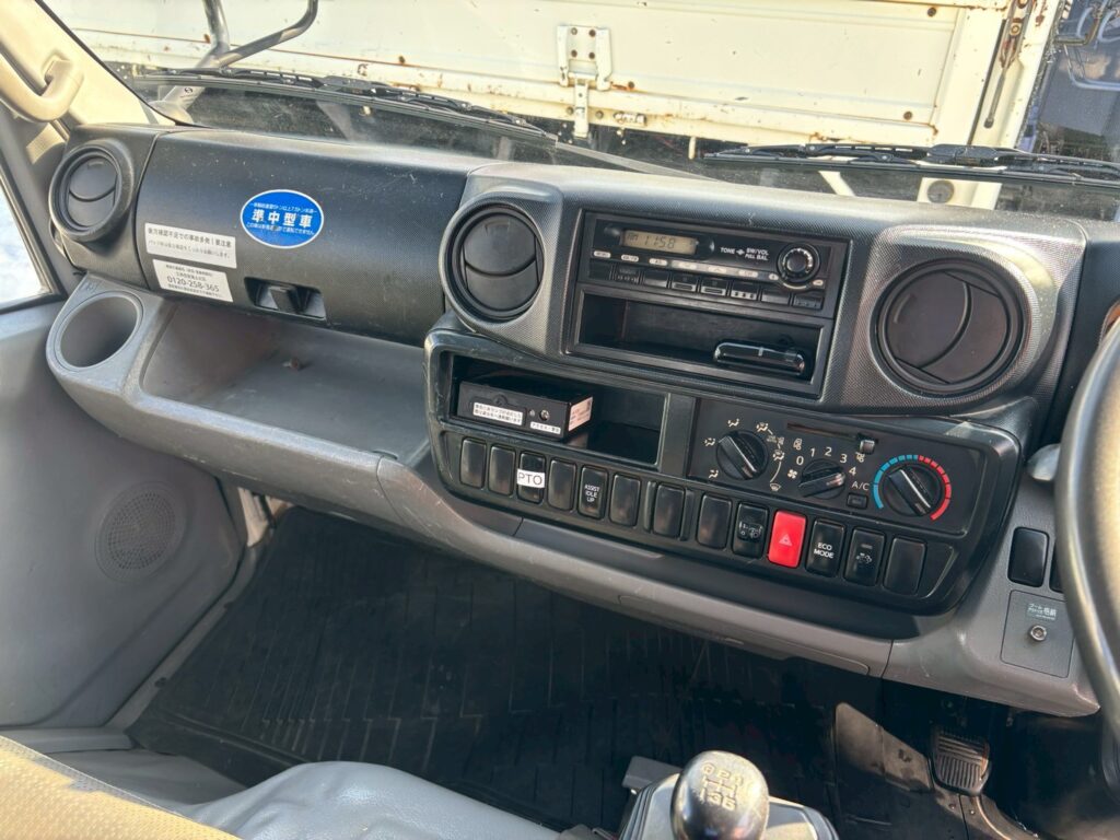 平成24年　日野　デュトロ　２トン３段クレーンロング　フックイン・ラジコン付（車検1年付）