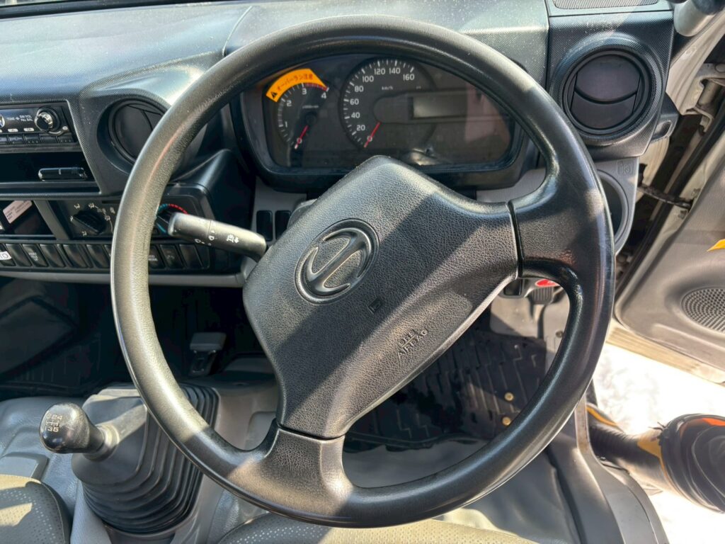 平成24年　日野　デュトロ　２トン３段クレーンロング　フックイン・ラジコン付（車検1年付）