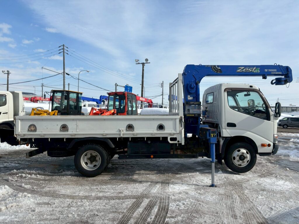 平成24年　日野　デュトロ　２トン３段クレーンロング　フックイン・ラジコン付（車検1年付）