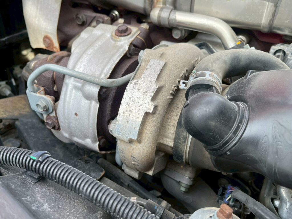 平成25年 　日野　デュトロ11.9m高所作業車スチールバケット (車検1年付）