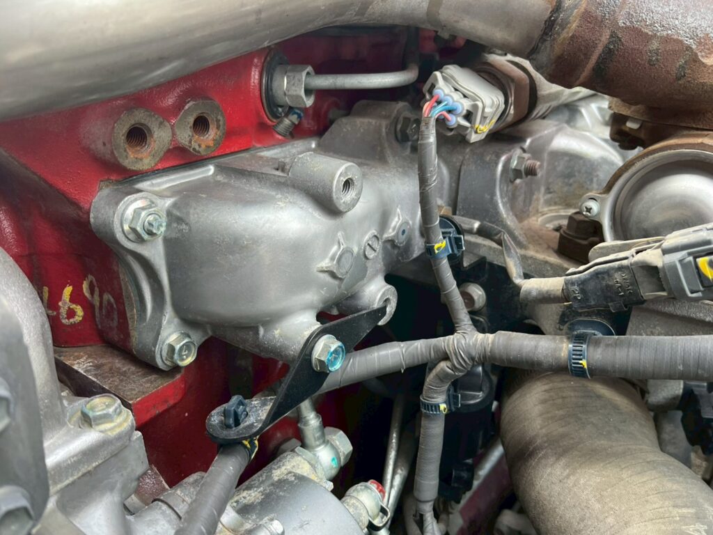 平成25年 　日野　デュトロ11.9m高所作業車スチールバケット (車検1年付）