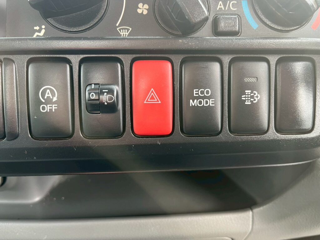 平成25年 　日野　デュトロ11.9m高所作業車スチールバケット (車検1年付）