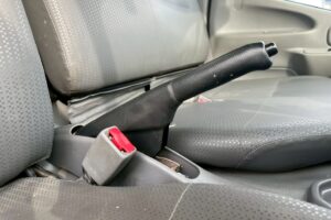 サムネイル: 平成25年 　日野　デュトロ11.9m高所作業車スチールバケット (車検1年付）