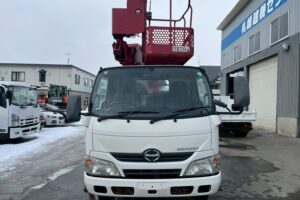 サムネイル: 平成25年 　日野　デュトロ11.9m高所作業車スチールバケット (車検1年付）