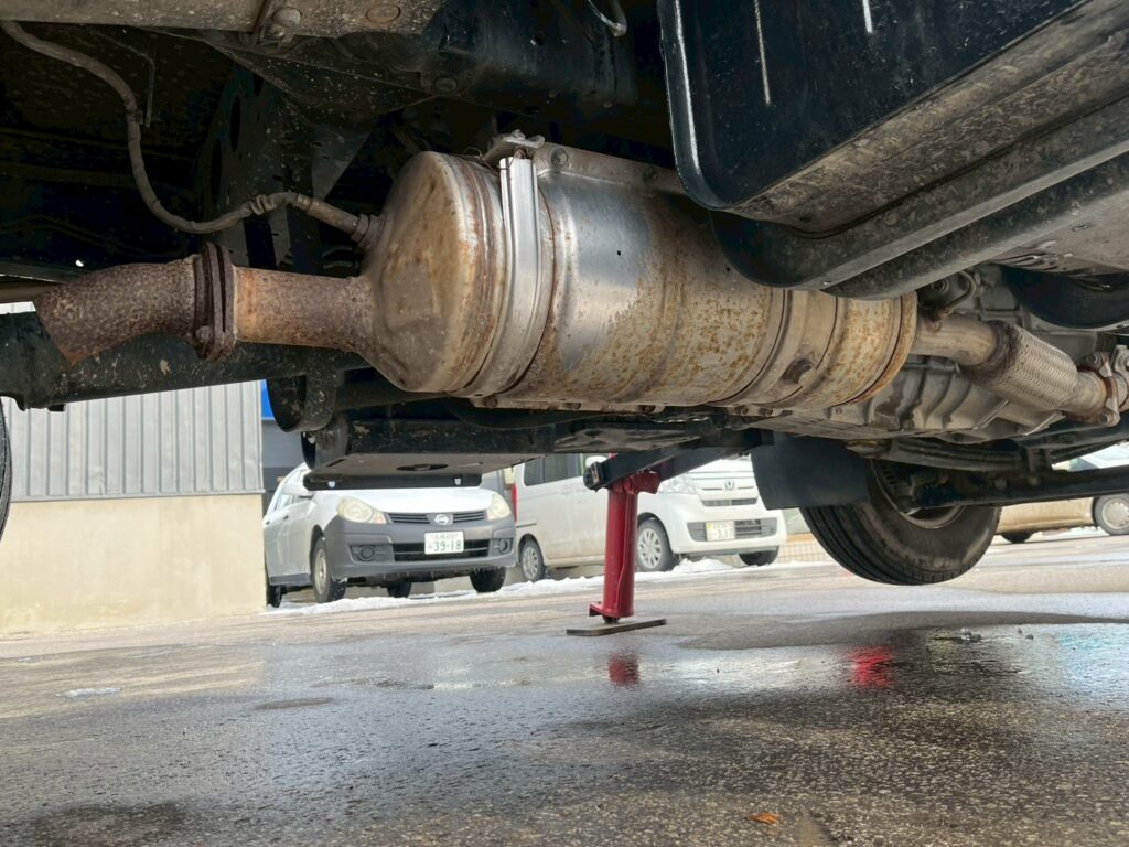 平成25年 　日野　デュトロ11.9m高所作業車スチールバケット (車検1年付）