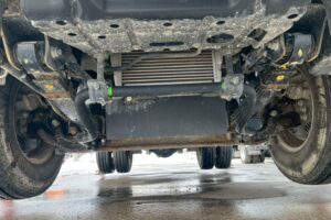 サムネイル: 平成25年 　日野　デュトロ11.9m高所作業車スチールバケット (車検1年付）