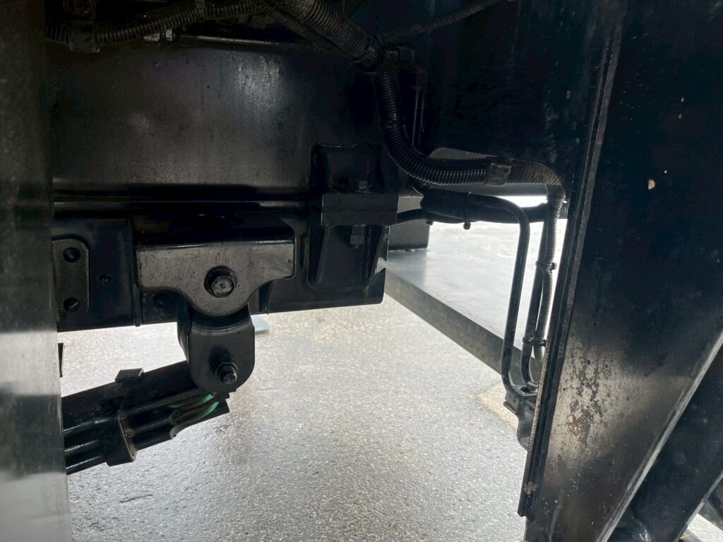 平成25年 　日野　デュトロ11.9m高所作業車スチールバケット (車検1年付）