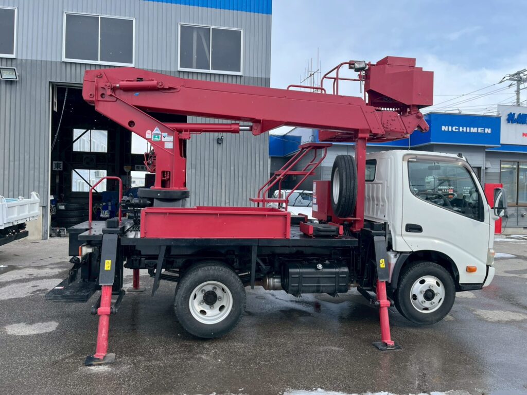 平成25年 　日野　デュトロ11.9m高所作業車スチールバケット (車検1年付）