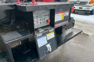 サムネイル: 平成25年 　日野　デュトロ11.9m高所作業車スチールバケット (車検1年付）