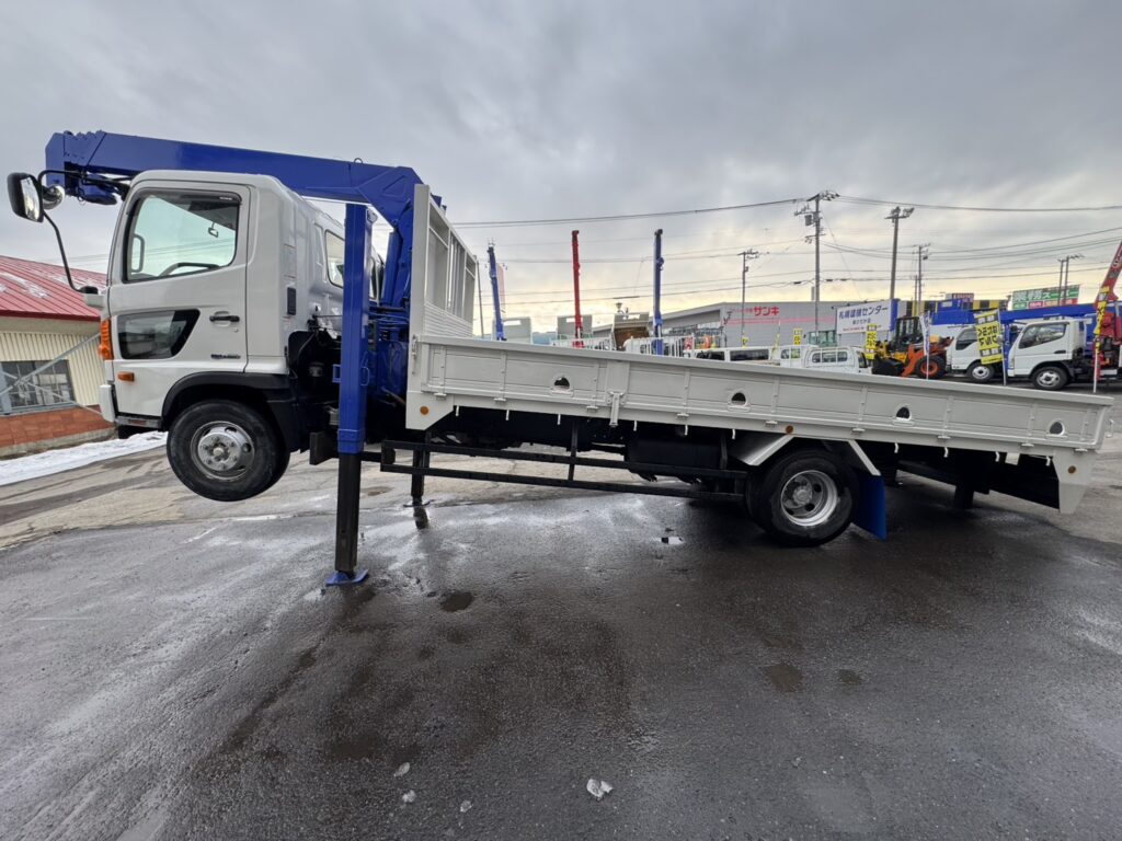 平成24年　レンジャー4トン4段クレーンロング ロングジャッキ ラジコン 車検令和8年11月