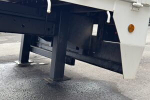 サムネイル: 平成24年　レンジャー4トン4段クレーンロング ロングジャッキ ラジコン 車検令和8年11月