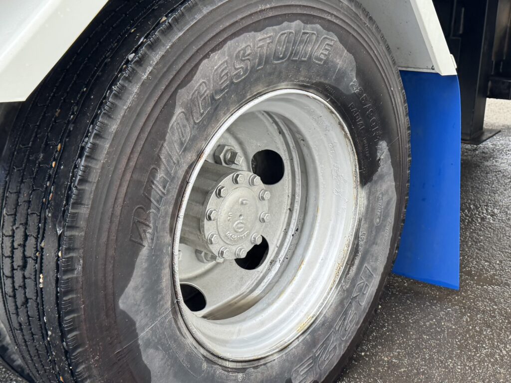 平成24年　レンジャー4トン4段クレーンロング ロングジャッキ ラジコン 車検令和8年11月