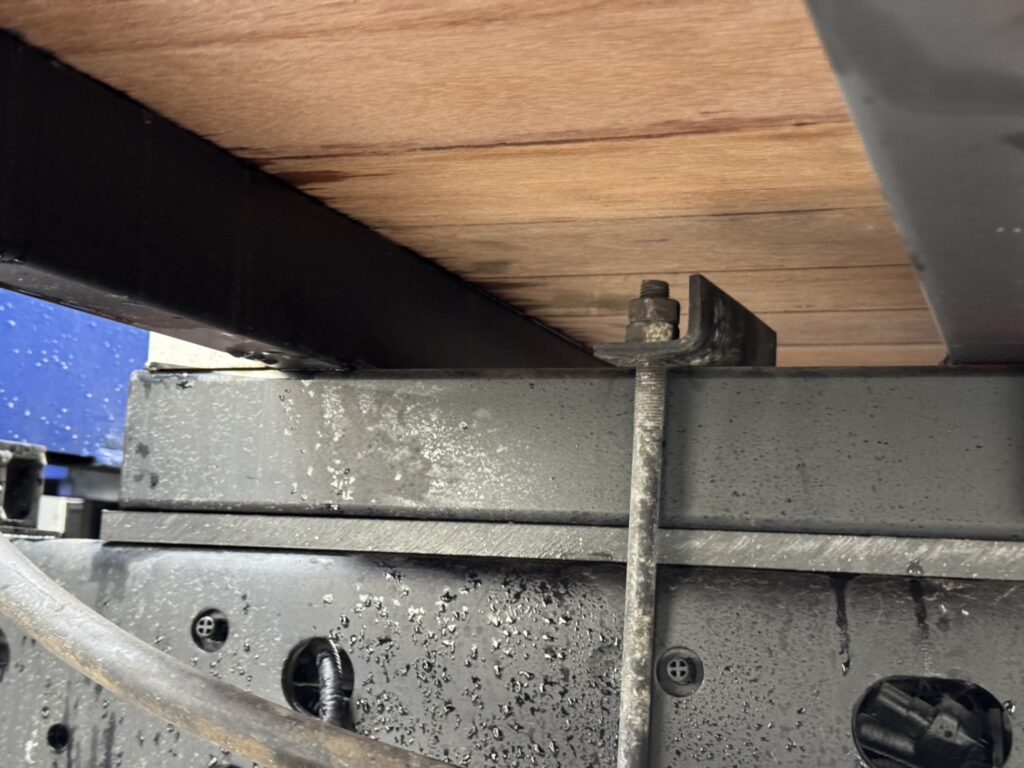 平成24年　レンジャー4トン4段クレーンロング ロングジャッキ ラジコン 車検令和8年11月