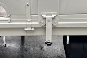 サムネイル: 平成24年　レンジャー4トン4段クレーンロング ロングジャッキ ラジコン 車検令和8年11月