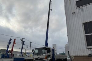 サムネイル: 平成24年　レンジャー4トン4段クレーンロング ロングジャッキ ラジコン 車検令和8年11月