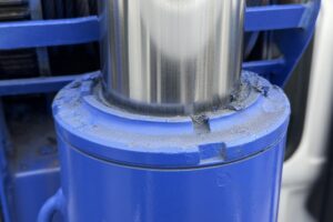 サムネイル: 平成24年　レンジャー4トン4段クレーンロング ロングジャッキ ラジコン 車検令和8年11月