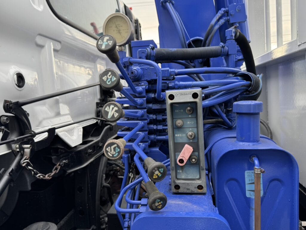 平成24年　レンジャー4トン4段クレーンロング ロングジャッキ ラジコン 車検令和8年11月