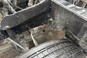 サムネイル: 平成24年　レンジャー4トン4段クレーンロング ロングジャッキ ラジコン 車検令和8年11月