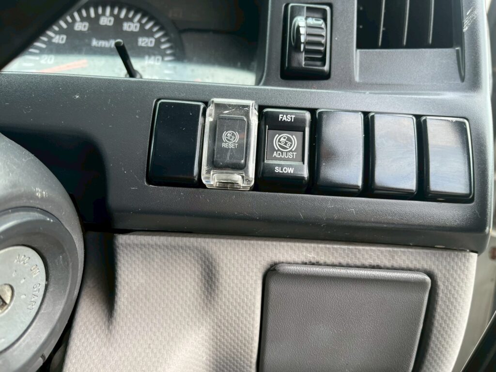 ◆平成25年式　◆いすゞエルフ12m高所作業車　◆スチールバケット