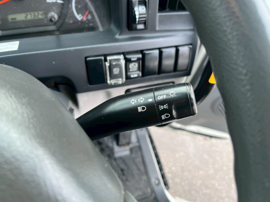 ◆平成25年式　◆いすゞエルフ12m高所作業車　◆スチールバケット