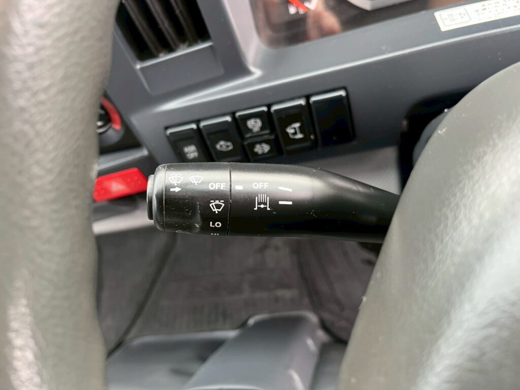 ◆平成25年式　◆いすゞエルフ12m高所作業車　◆スチールバケット