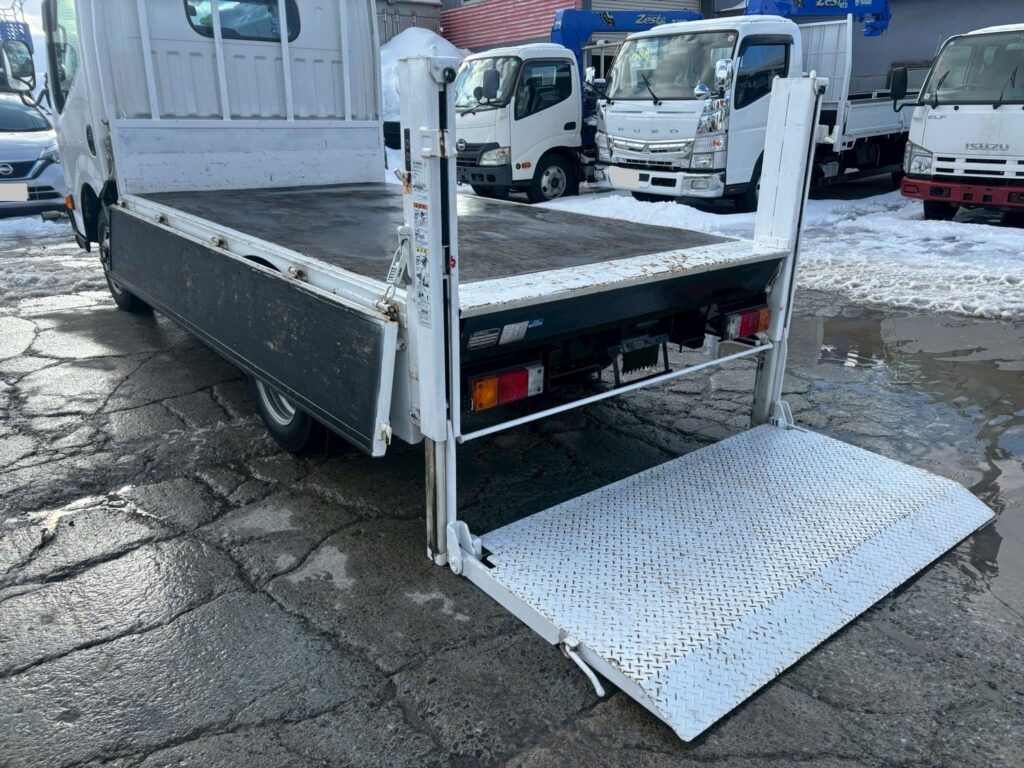 平成28年　ニッサン　アトラス　1.4トン平　4WD・垂直ゲート付（小型貨物・4ナンバー）（車検1年付）